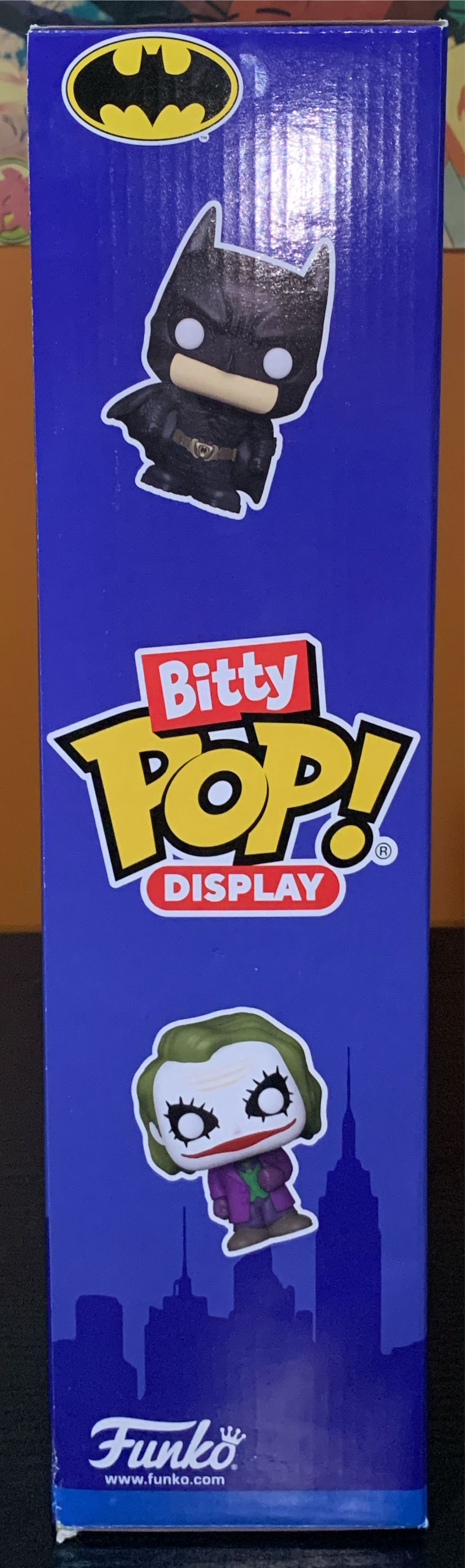 Bat-Signal - Batman vinyl figure collectible [Barcode 889698812900] - Main Image 4