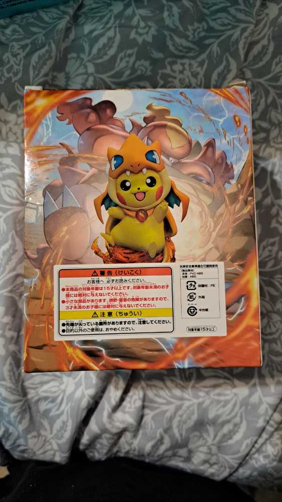 Pikachu Charizard Cover  vinyl figure collectible - Main Image 2