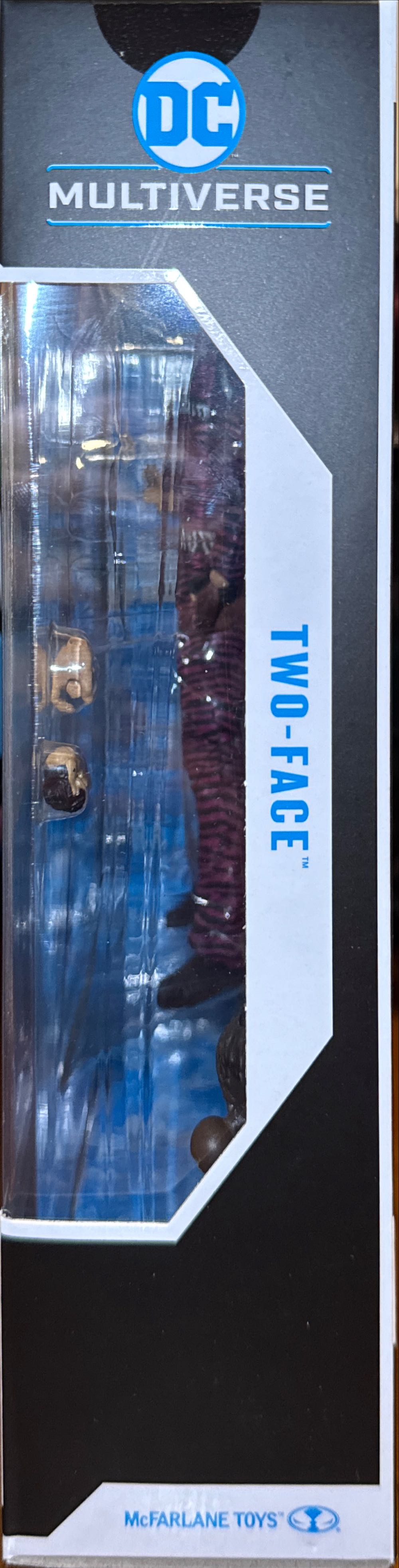 Two-Face  vinyl figure collectible [Barcode 787926156690] - Main Image 3