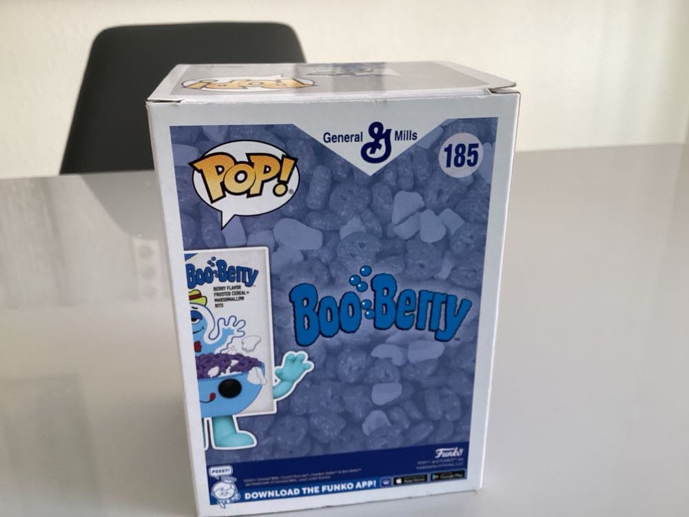 Boo Berry - General Mills vinyl figure collectible [Barcode 889698560023] - Main Image 4