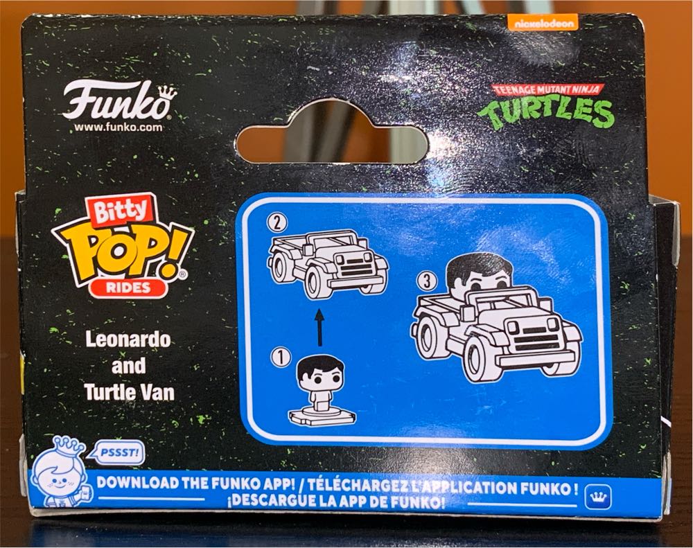 Leonardo and Turtle Van - Teenage Mutant Ninja Turtles vinyl figure collectible [Barcode 889698836265] - Main Image 3