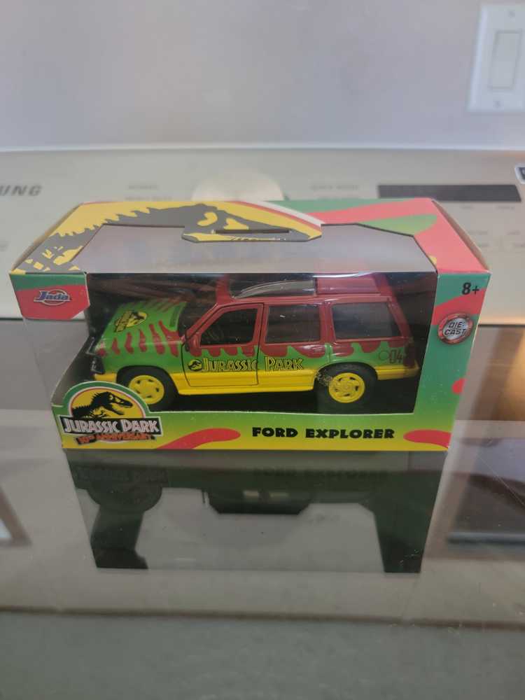 Jada Toys For Explorer Jurassic Park 1 32 Green Red  vinyl figure collectible [Barcode 801310319567] - Main Image 2