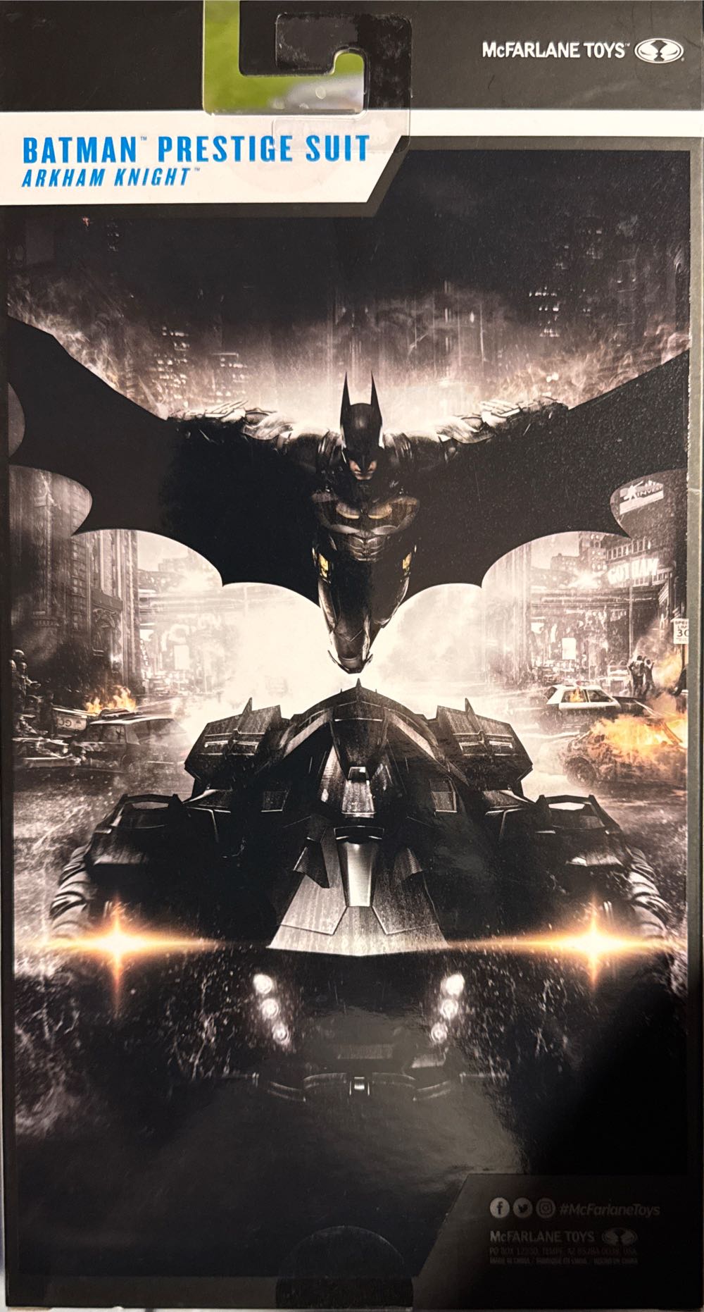 Mcfarlane Toys Dc Multiverse Batman Prestige Suit Arkham Knight 7in Action Figure  vinyl figure collectible [Barcode 787926171518] - Main Image 2