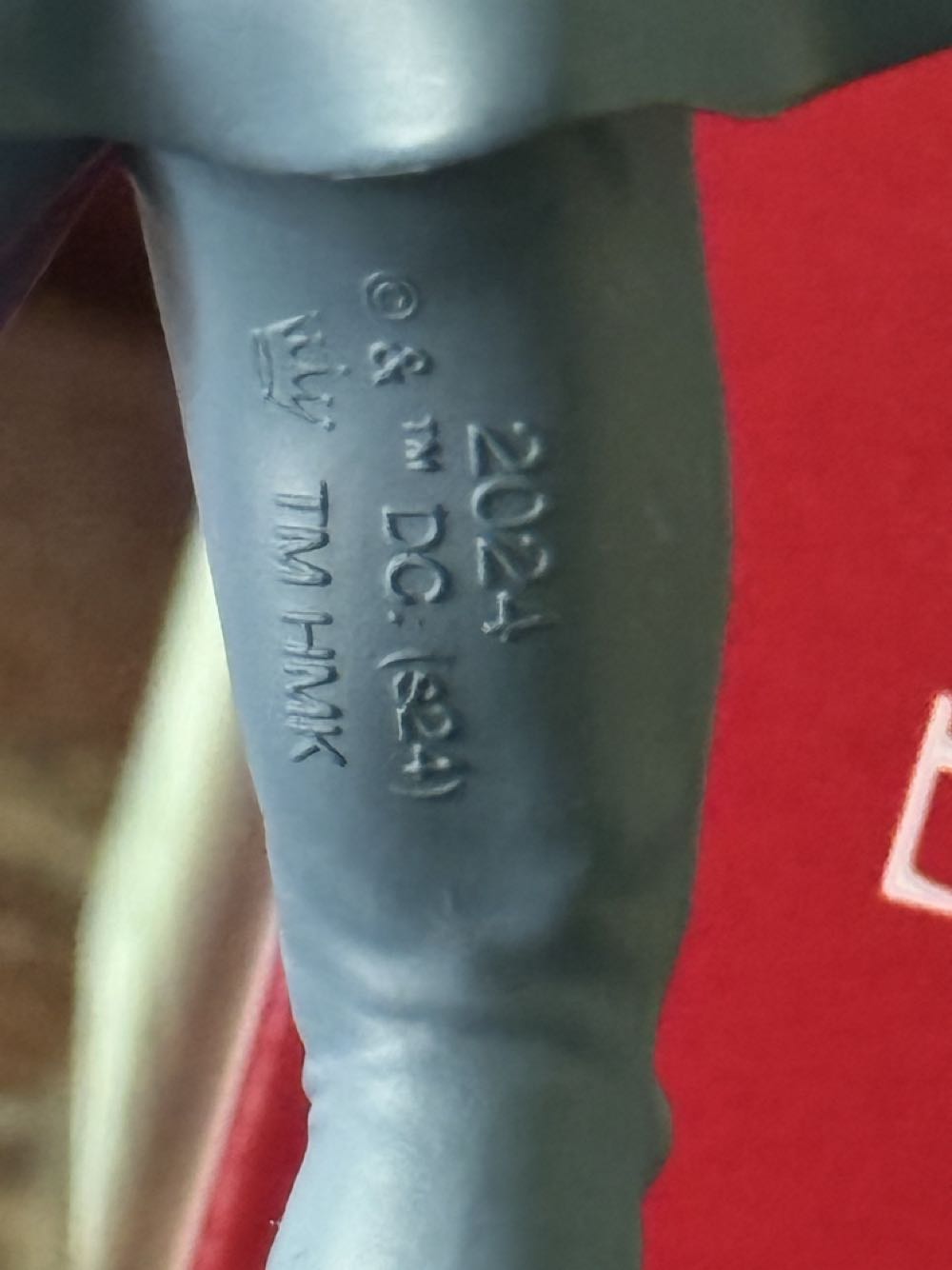 Hallmark Keepsake Clark Kent Superman **new In Box**  vinyl figure collectible [Barcode 661127025804] - Main Image 4