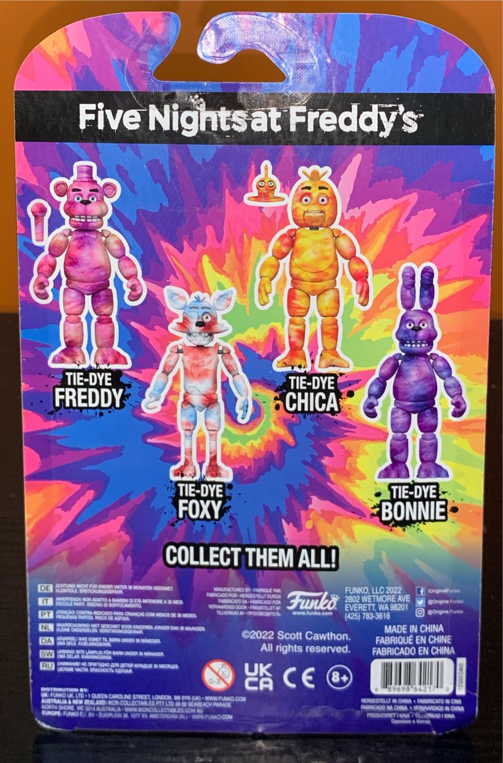 Tie-Dye Chica - Five Nights at Freddy’s vinyl figure collectible [Barcode 889698642170] - Main Image 3