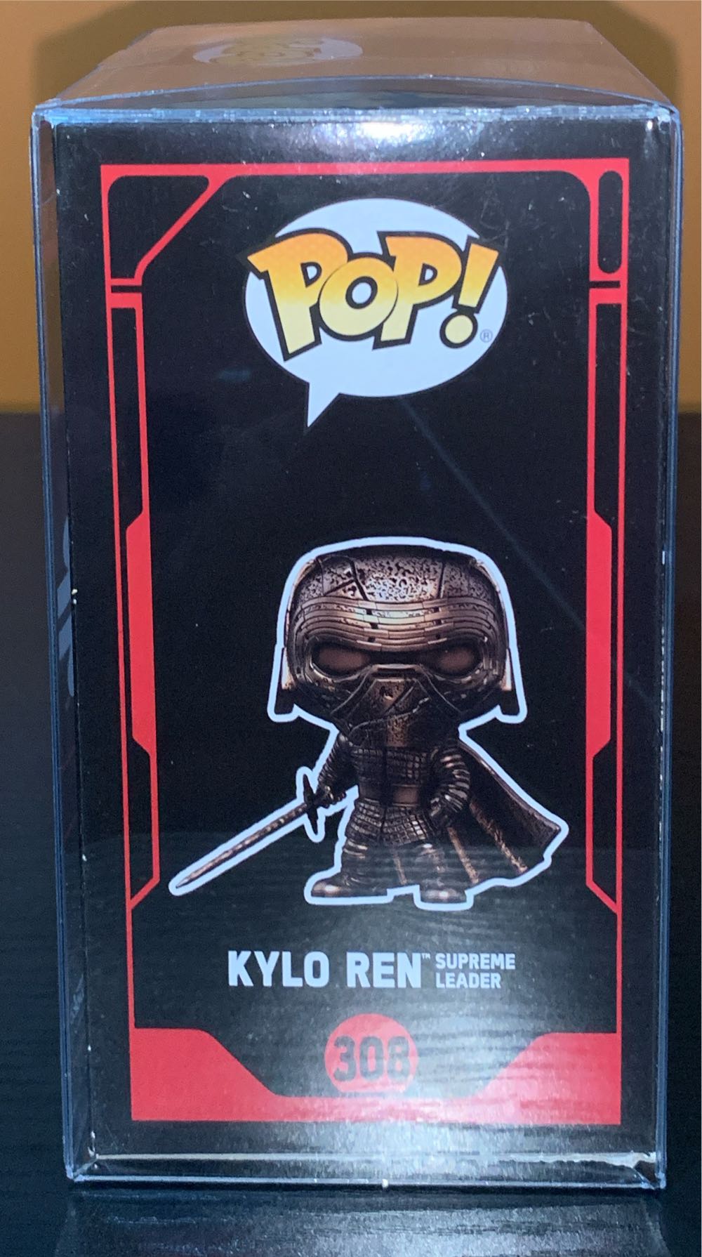 Kylo Ren Supreme Leader, #308 - Star Wars vinyl figure collectible [Barcode 889698818421] - Main Image 4