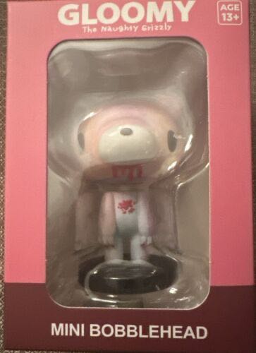 1699-Glinda In Nightgown