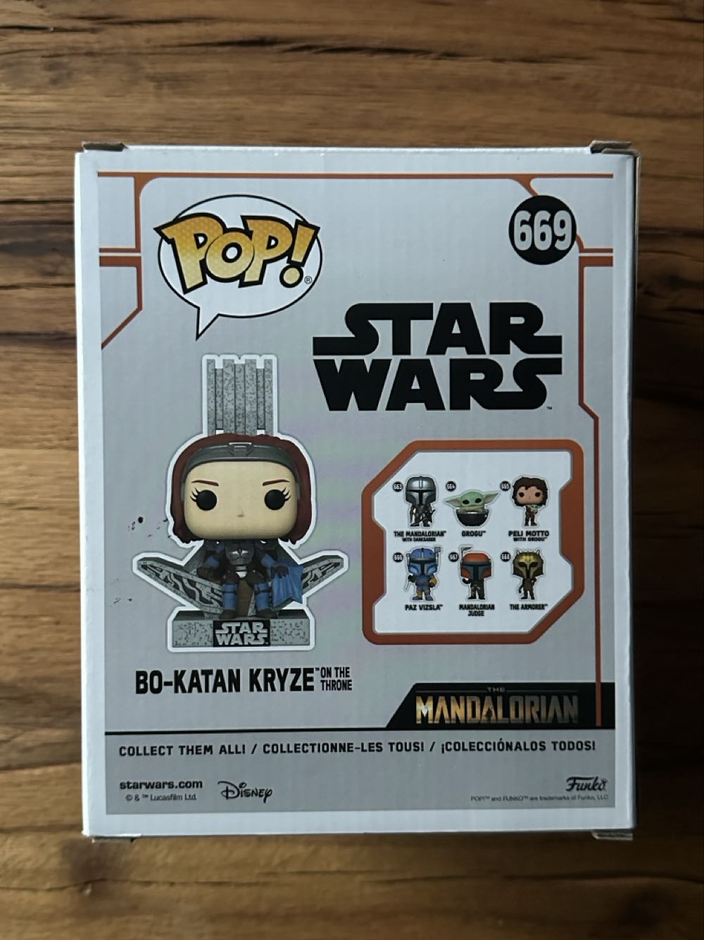 Star Wars - Bo-Katan Kryze [on the Throne] - Star Wars: The Mandalorian vinyl figure collectible - Main Image 2