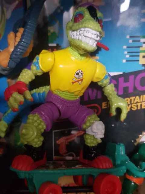 Mondo Gecko - Teenage Mutant Ninja Turtles vinyl figure collectible [Barcode 043377810131] - Main Image 2