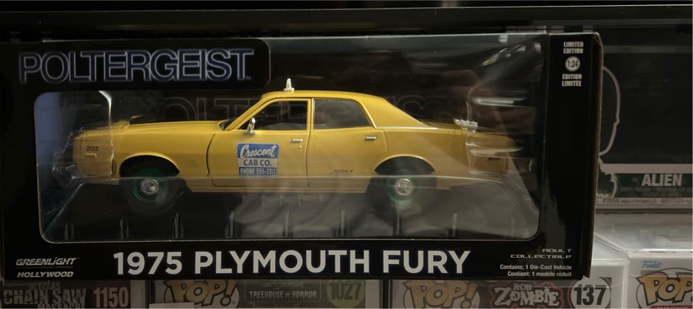 1975 Plymouth Fury - POLTERGEIST  vinyl figure collectible [Barcode 810087068134] - Main Image 2