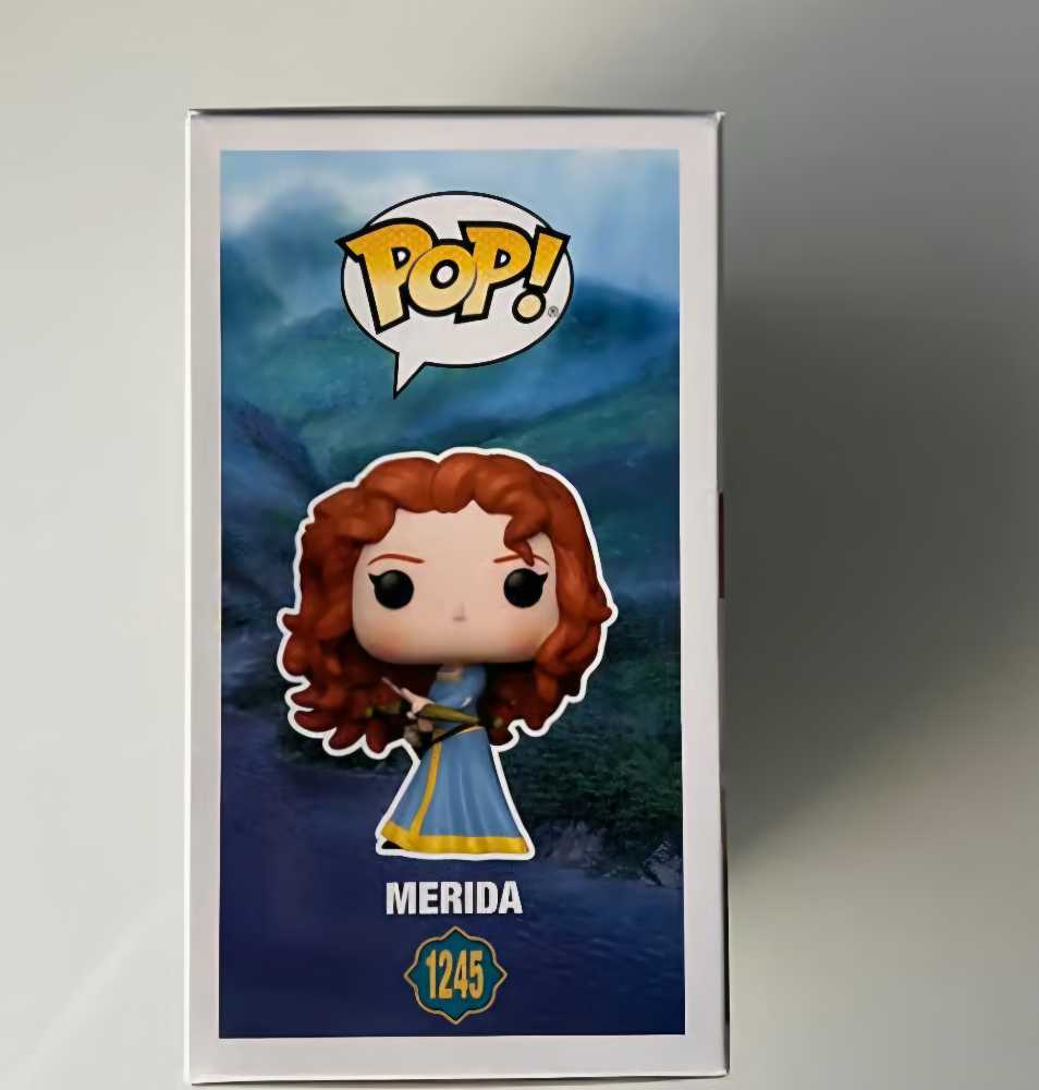 Merida - Disney Princess vinyl figure collectible - Main Image 2