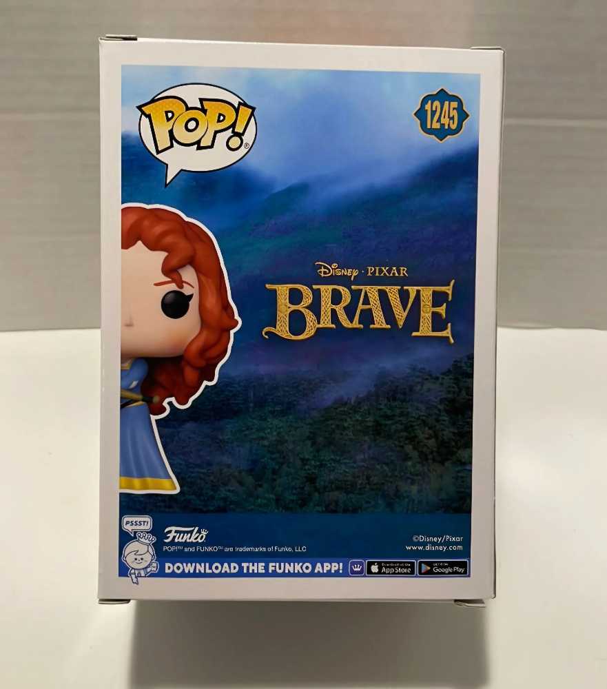 Merida - Disney Princess vinyl figure collectible - Main Image 3