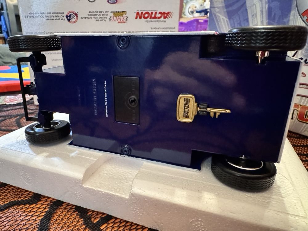 Dale Earnhardt Jr Superman Pit Wagon ‘99 Coin Bank  vinyl figure collectible - Main Image 4