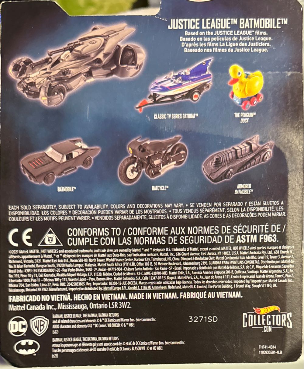 Hot Wheels Batcycle  vinyl figure collectible [Barcode 887961242553] - Main Image 2