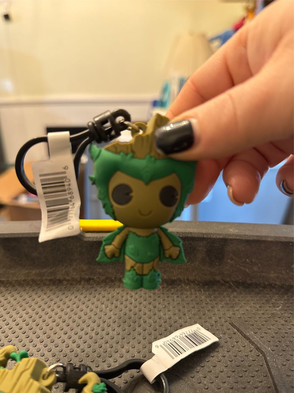 Marvel We Are Groot Series 2 Wolverine  vinyl figure collectible [Barcode 077764689406] - Main Image 2