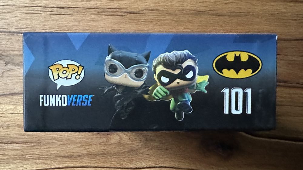 Catwoman & Robin - Batman vinyl figure collectible [Barcode 889698434935] - Main Image 3