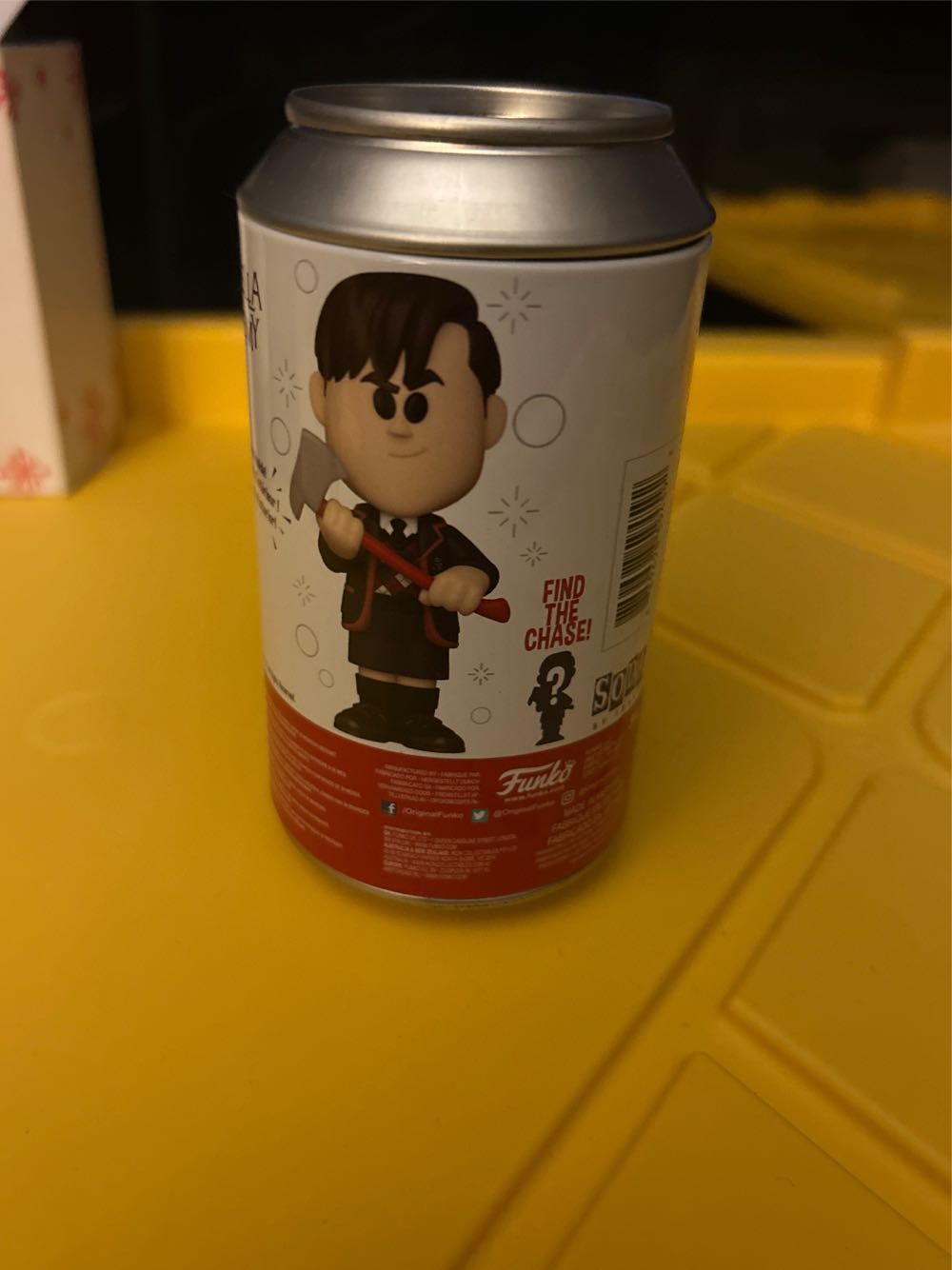 Funko Soda: The Umbrella Academy: Number 5 - Umbrella Academy vinyl figure collectible [Barcode 889698594592] - Main Image 3