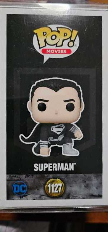 Superman  vinyl figure collectible - Main Image 2