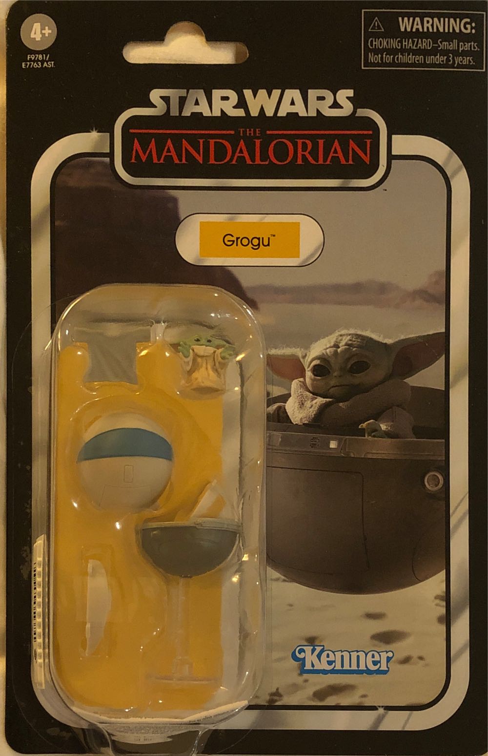 Grogu  vinyl figure collectible [Barcode 5010996203304] - Main Image 2