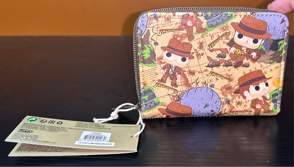Indiana Jones And The Raiders Of The Lost Ark Zip Around Wallet  vinyl figure collectible [Barcode 671803422070] - Main Image 3