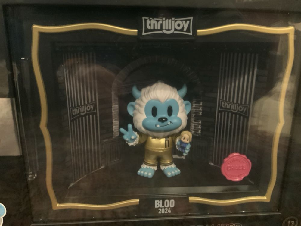 Thrilljoy Bloo 1/6000 2024  vinyl figure collectible - Main Image 2