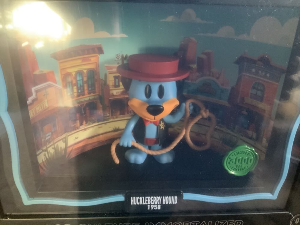 Thrilljoy Huckleberry Hound 01 1/3000 2004  vinyl figure collectible [Barcode 846626057192] - Main Image 2
