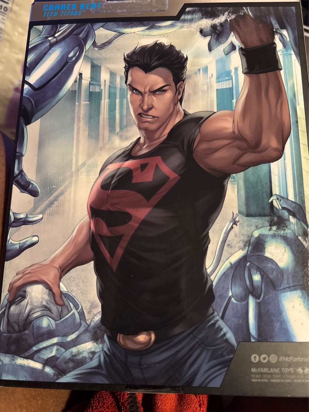 DC Multiverse  vinyl figure collectible [Barcode 044156000095] - Main Image 2