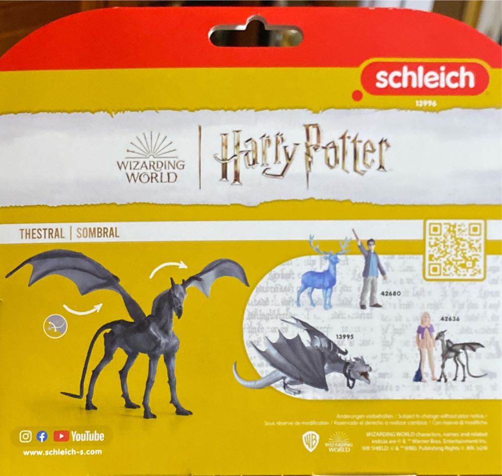Schleich Wizarding World Of Harry Potter Collectible Thestral Figurine - Harry Potter vinyl figure collectible [Barcode 4059433746821] - Main Image 2