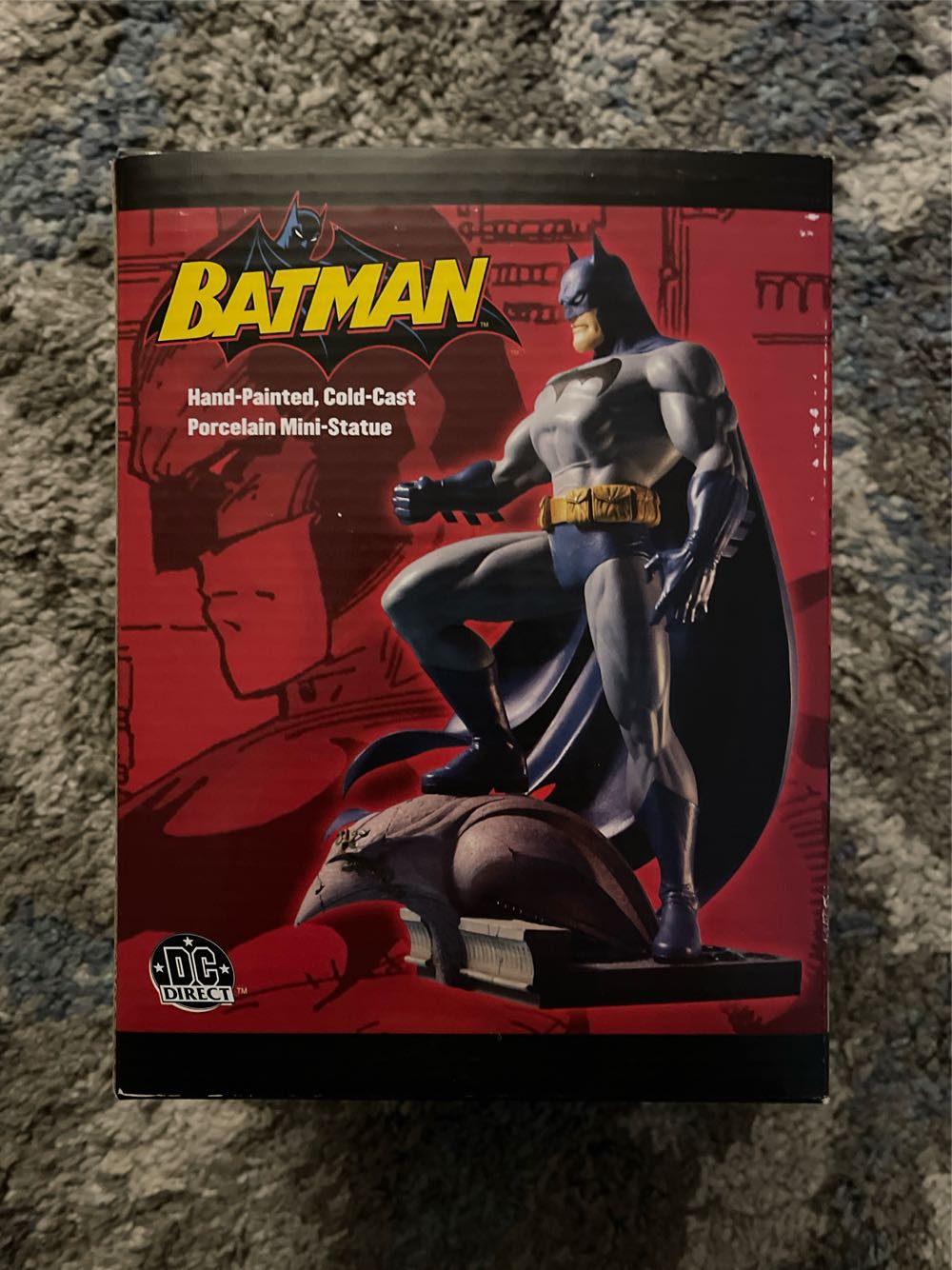 Diamond Select Toys Dc Batman Mini Bust  vinyl figure collectible [Barcode 761941243788] - Main Image 2