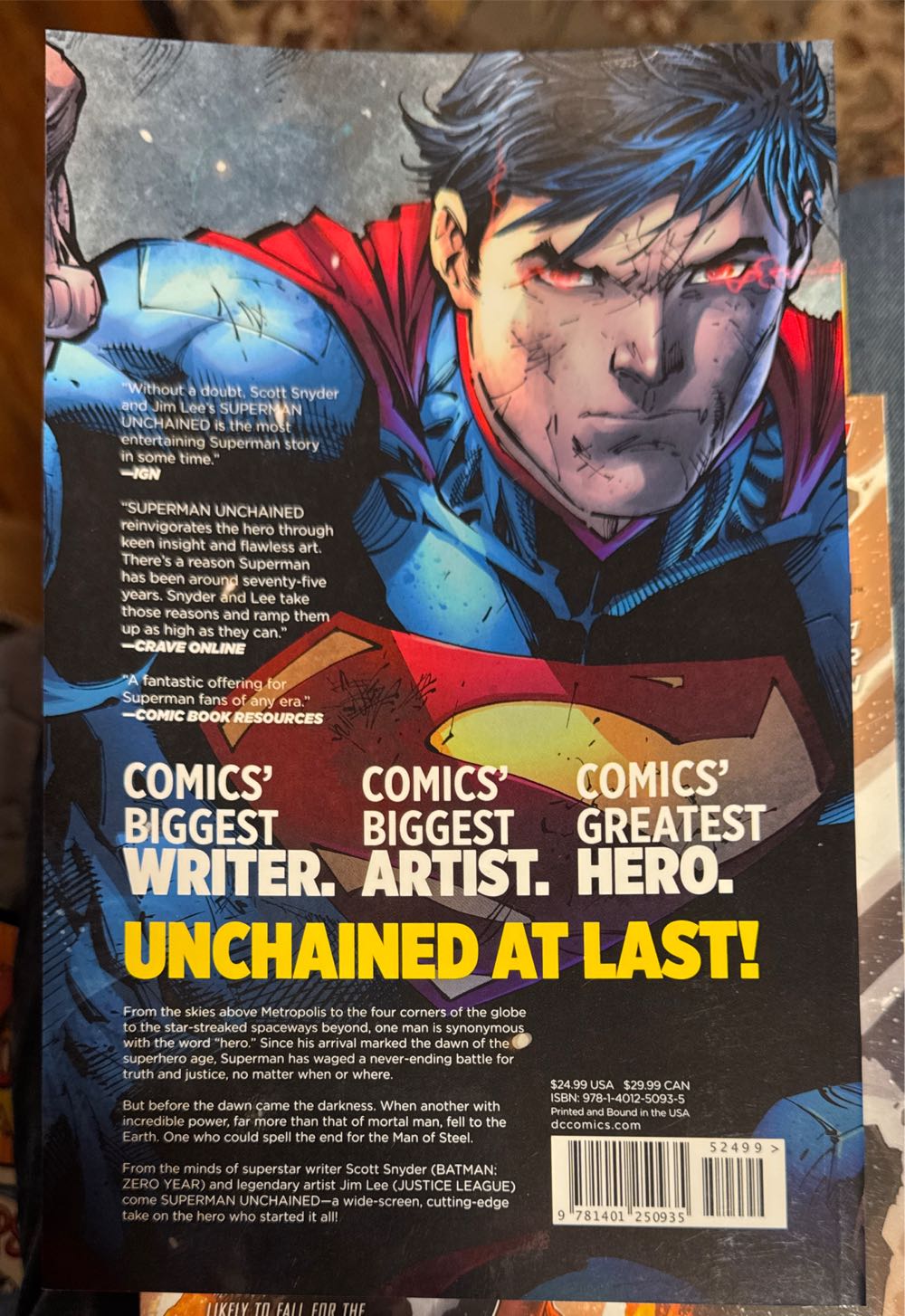 Superman Unchained  vinyl figure collectible [Barcode 9781401250935] - Main Image 2