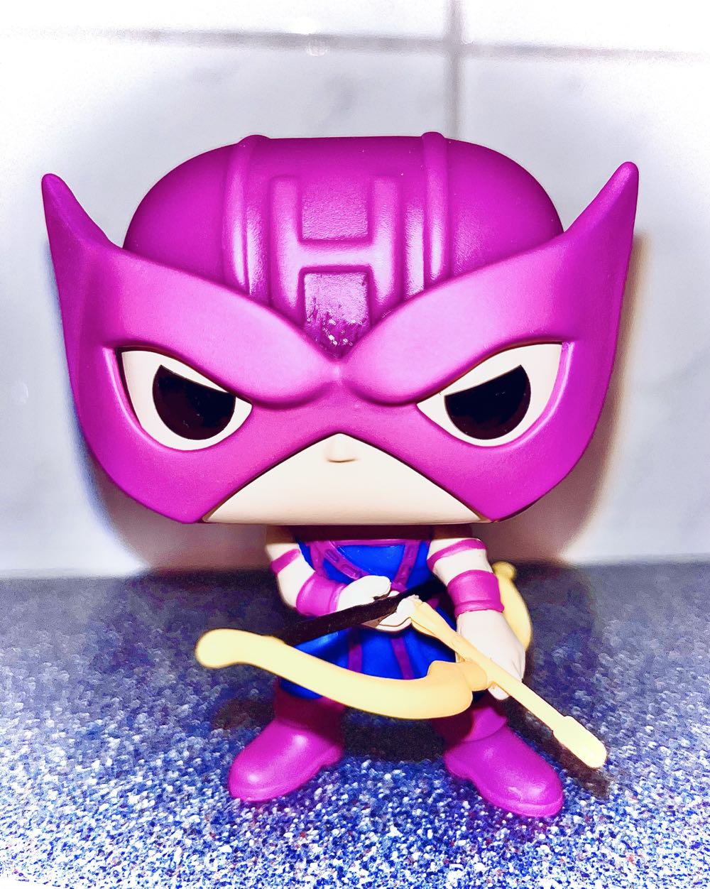 Hawkeye - Classic from Comic - Marvel Universe vinyl figure collectible - Main Image 2