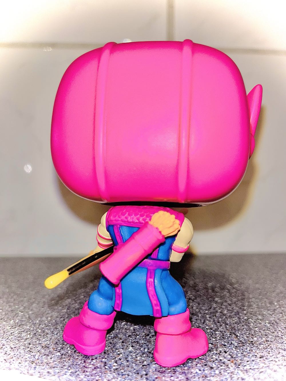 Hawkeye - Classic from Comic - Marvel Universe vinyl figure collectible - Main Image 4