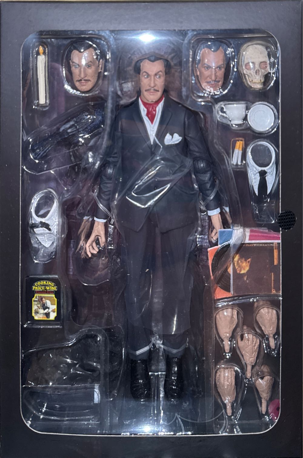 Vincent Price  vinyl figure collectible [Barcode 634482163962] - Main Image 2