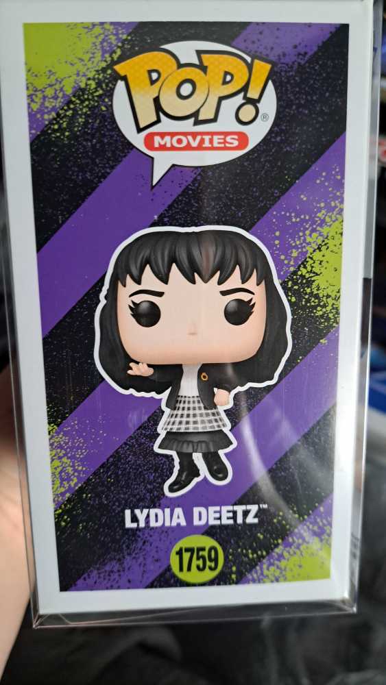 Beetlejuice -1759- Lydia Deetz (Floating) - Beetlejuice vinyl figure collectible [Barcode 889698835640] - Main Image 3