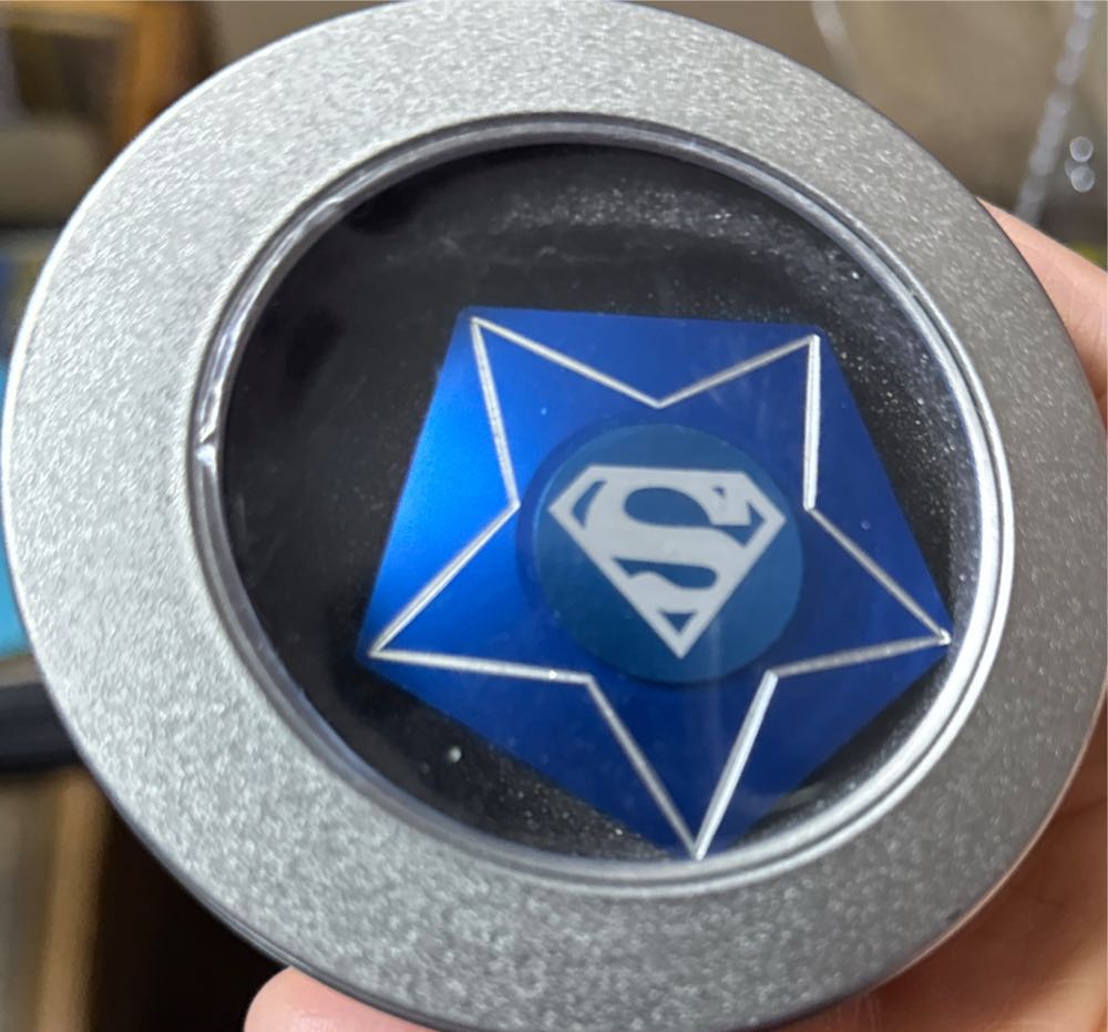 Superman fidget spinner green shield  vinyl figure collectible - Main Image 2