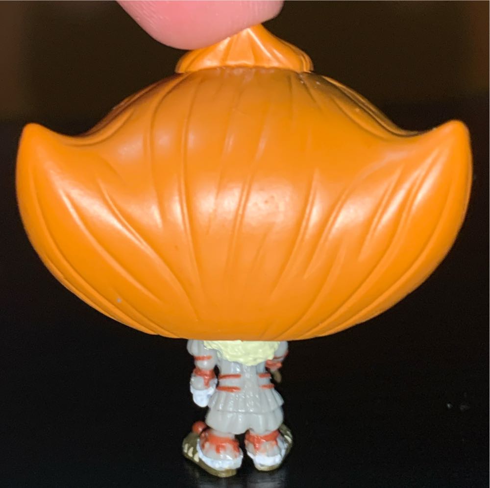 Pennywise With Beaver Hat - It vinyl figure collectible - Main Image 3