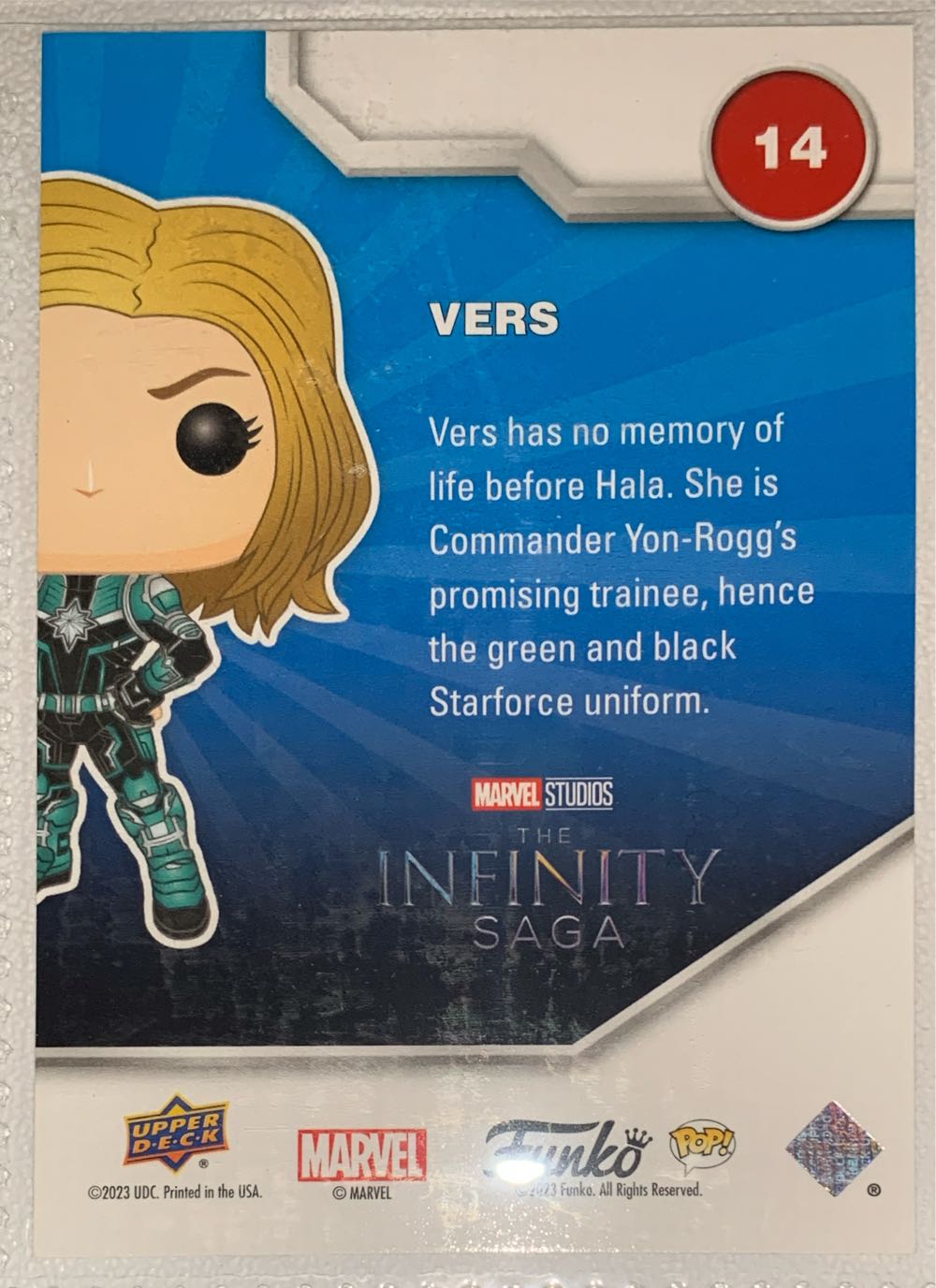 #14: Vers [Gold] - Captain Marvel vinyl figure collectible - Main Image 2