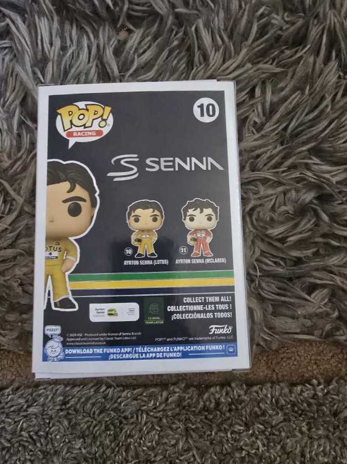 Ayrton Senna (Lotus Racing)  vinyl figure collectible [Barcode 889698861793] - Main Image 2