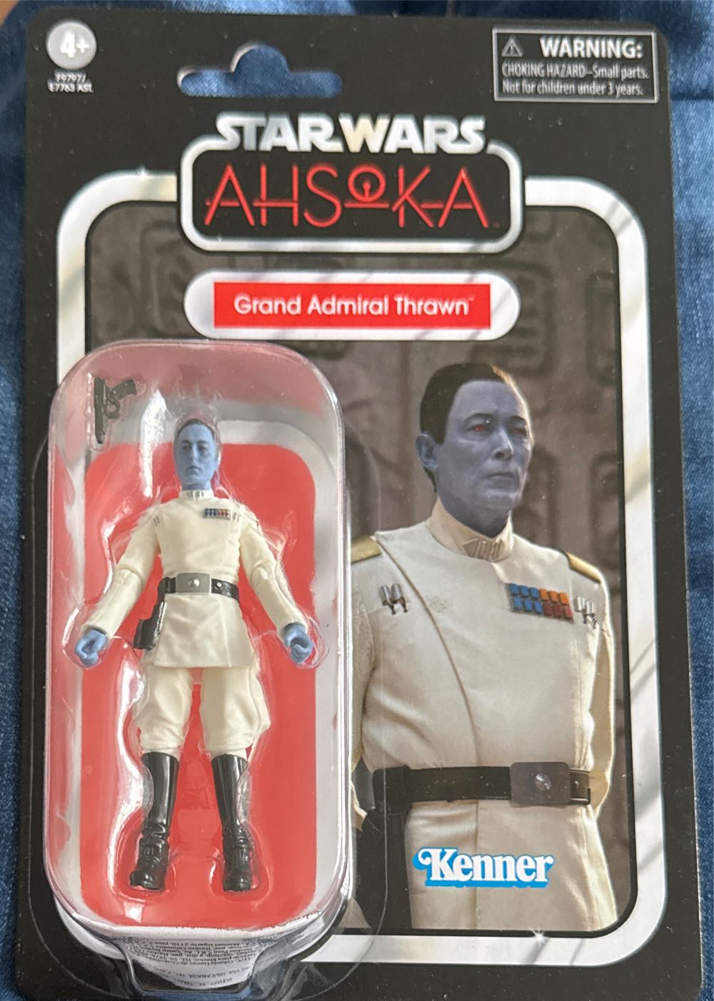 Grand Admiral Thrawn Star Wars The Vintage Collection Grand Admiral Thrawn Ahsoka 3.75 Inch Collectible Action Figure  vinyl figure collectible [Barcode 5010996254085] - Main Image 2