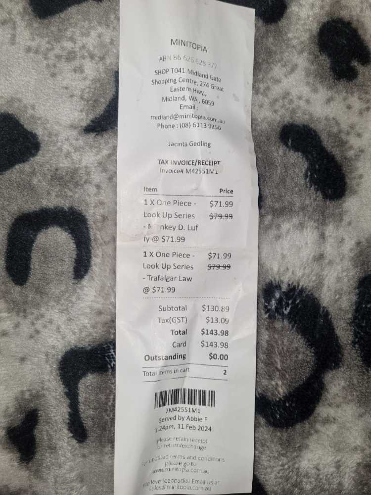 Trafalgar Law  vinyl figure collectible [Barcode 4535123833069] - Main Image 3