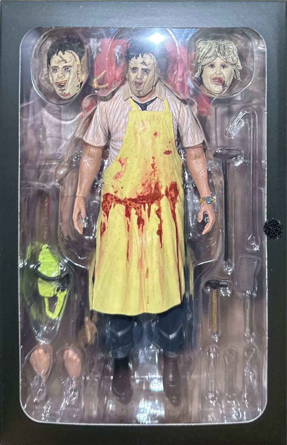 Leatherface  vinyl figure collectible [Barcode 634482416075] - Main Image 2