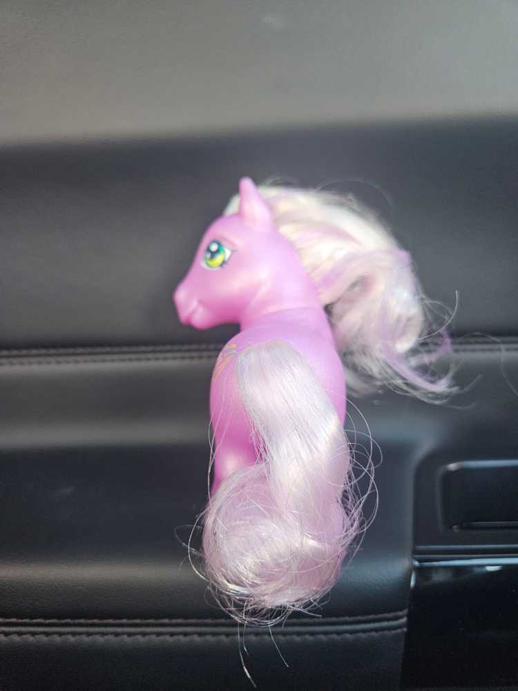 Wisteria - My Little Pony vinyl figure collectible - Main Image 3
