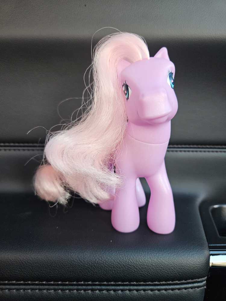 Sweetsong III - My Little Pony vinyl figure collectible - Main Image 4