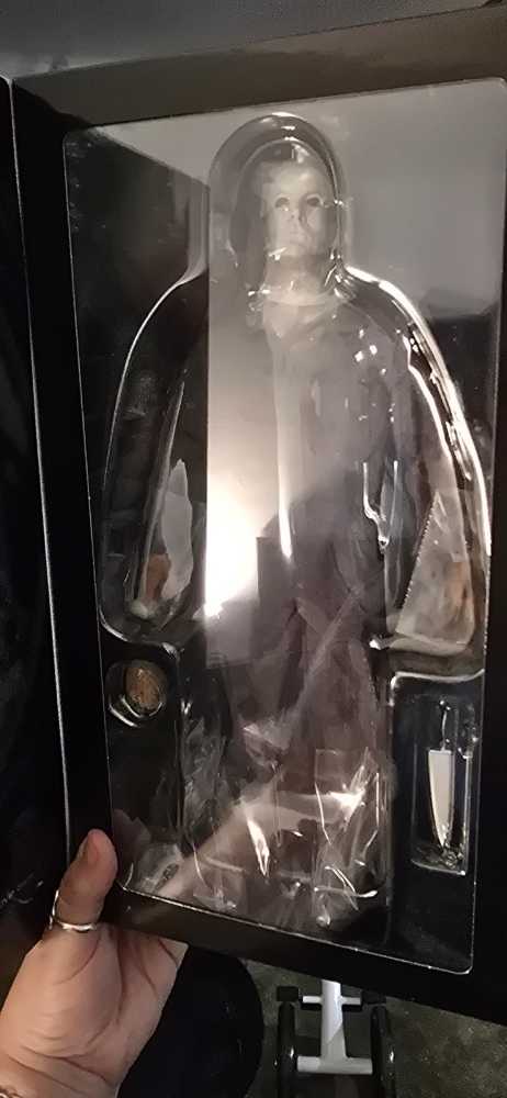 Michael Myers Halloween 5  12’ Figure  vinyl figure collectible - Main Image 3