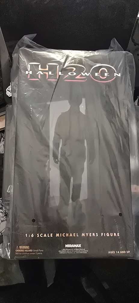 Michael Myers H2O  12’ Figure   vinyl figure collectible - Main Image 2