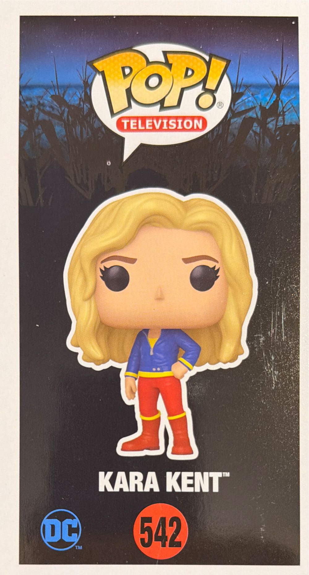 Kara Kent - Smallville vinyl figure collectible [Barcode 889698834827] - Main Image 3