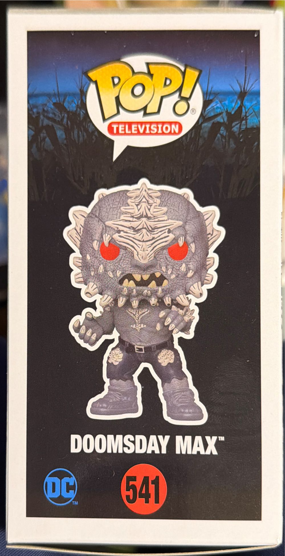 Doomsday Max - Smallville vinyl figure collectible [Barcode 889698834810] - Main Image 3