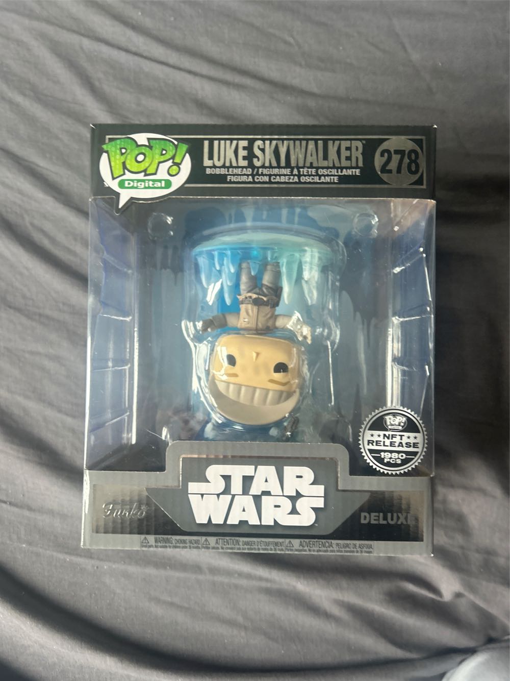 Luke Skywalker - Star Wars vinyl figure collectible [Barcode 889698791670] - Main Image 2