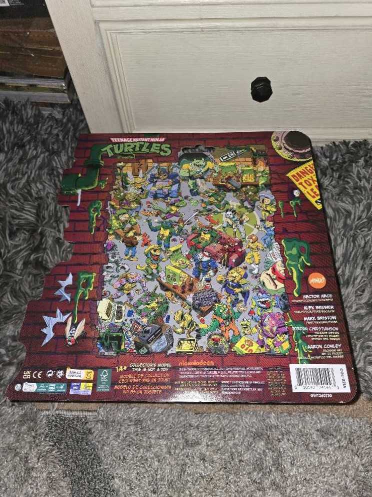 TMNT Mondo Leonardo   vinyl figure collectible [Barcode 810140241443] - Main Image 2