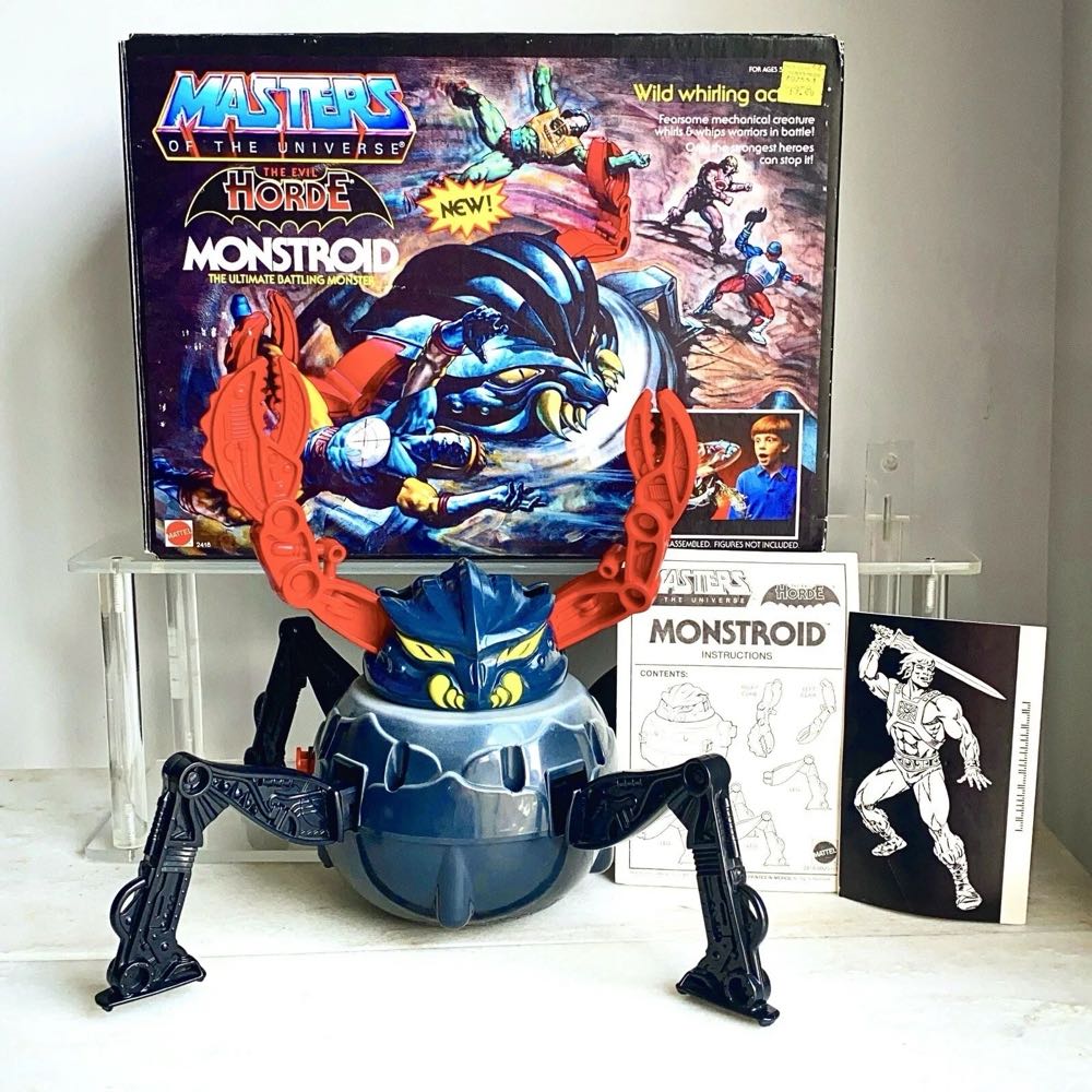 Monsrtoid: 1986  vinyl figure collectible - Main Image 3